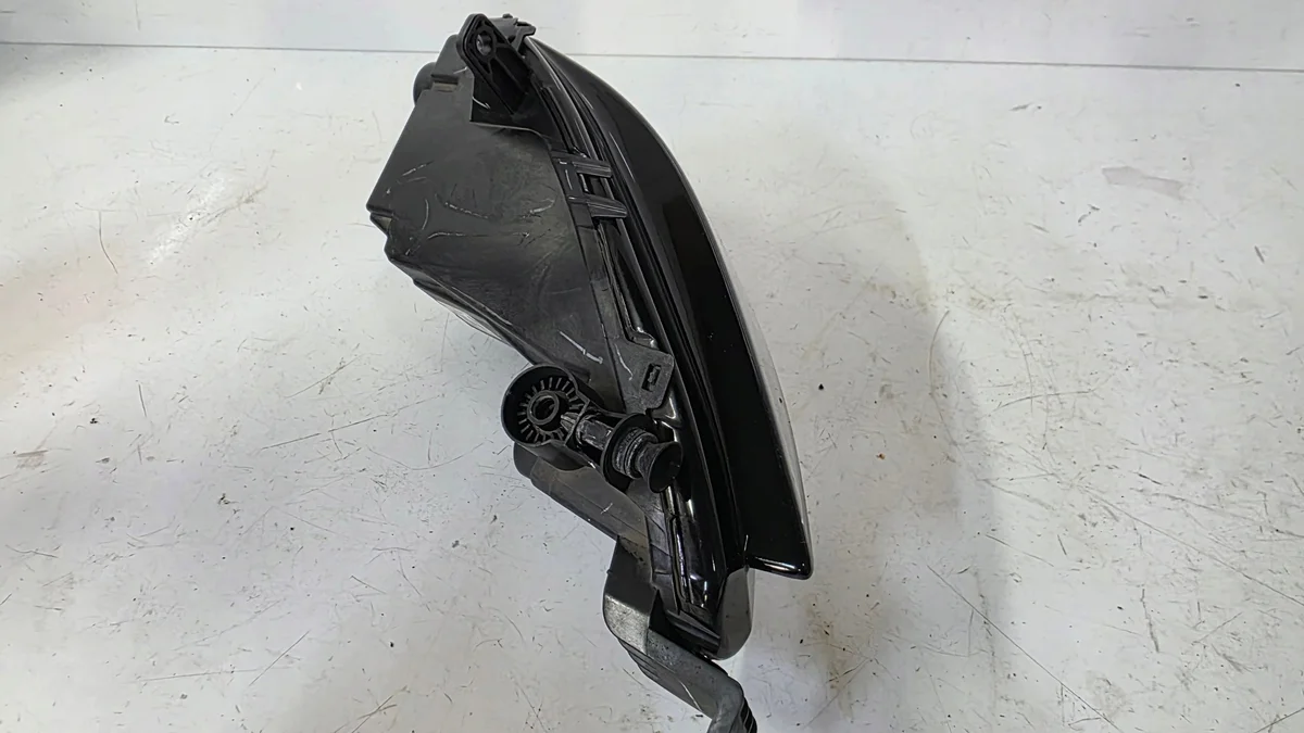 Halogen vänster VW Golf VII Lift 5G0941661F image 8