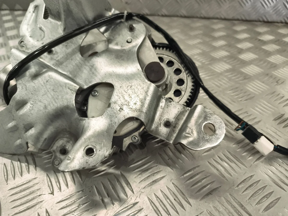 Elektrischer Heckklappen-Stellmotor Subaru Outback (BS) image 4