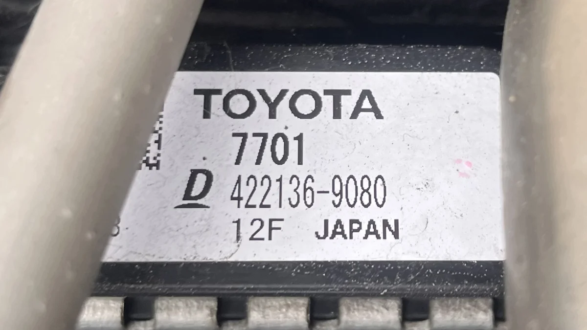 Toyota Mirai Del 422136-9060 Begagnad image 4