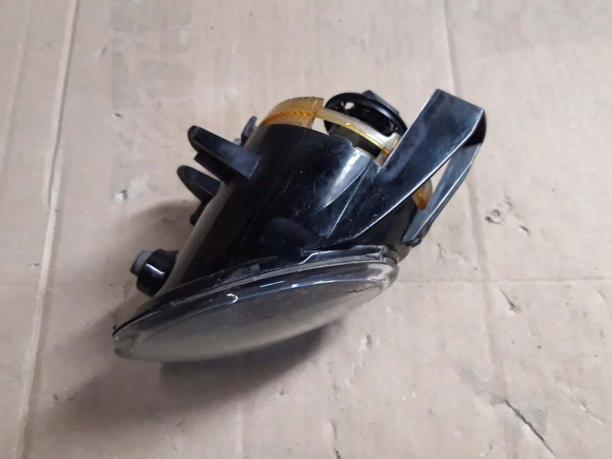 VW Passat B6 Nebelscheinwerfer Links Vorne image 3