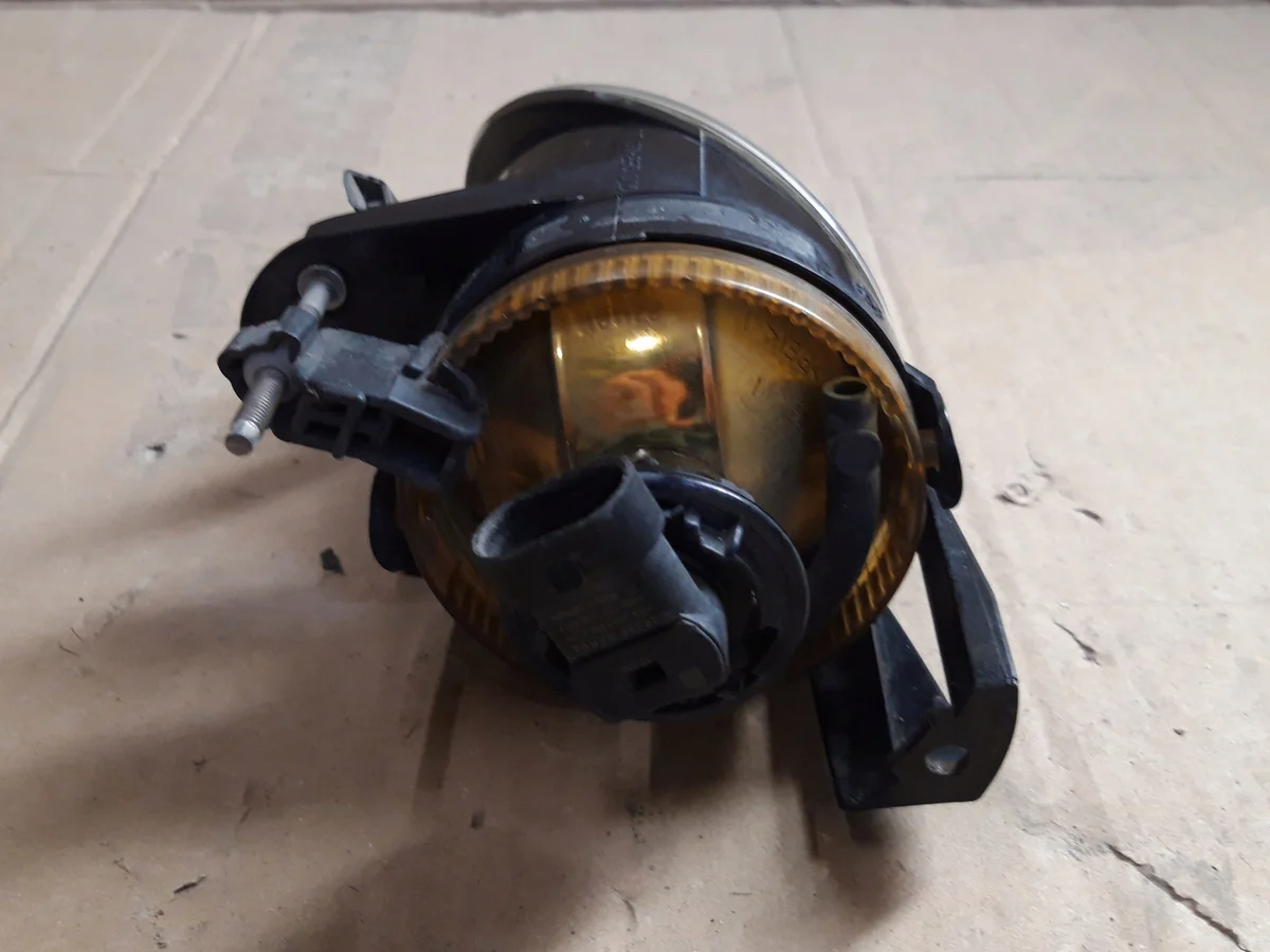 VW Passat B6 Nebelscheinwerfer Links Vorne image 5