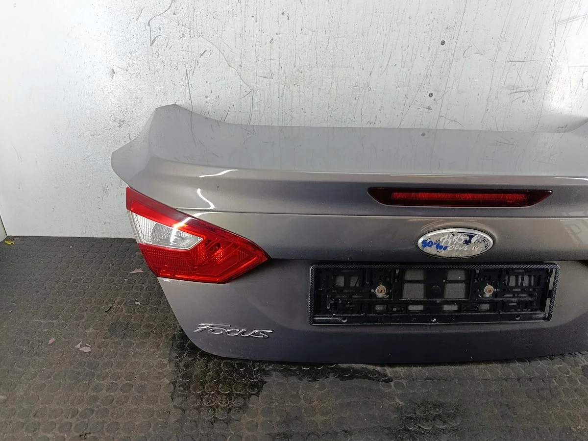 Tavaratilan luukku Ford Focus III VB Sedan image 3