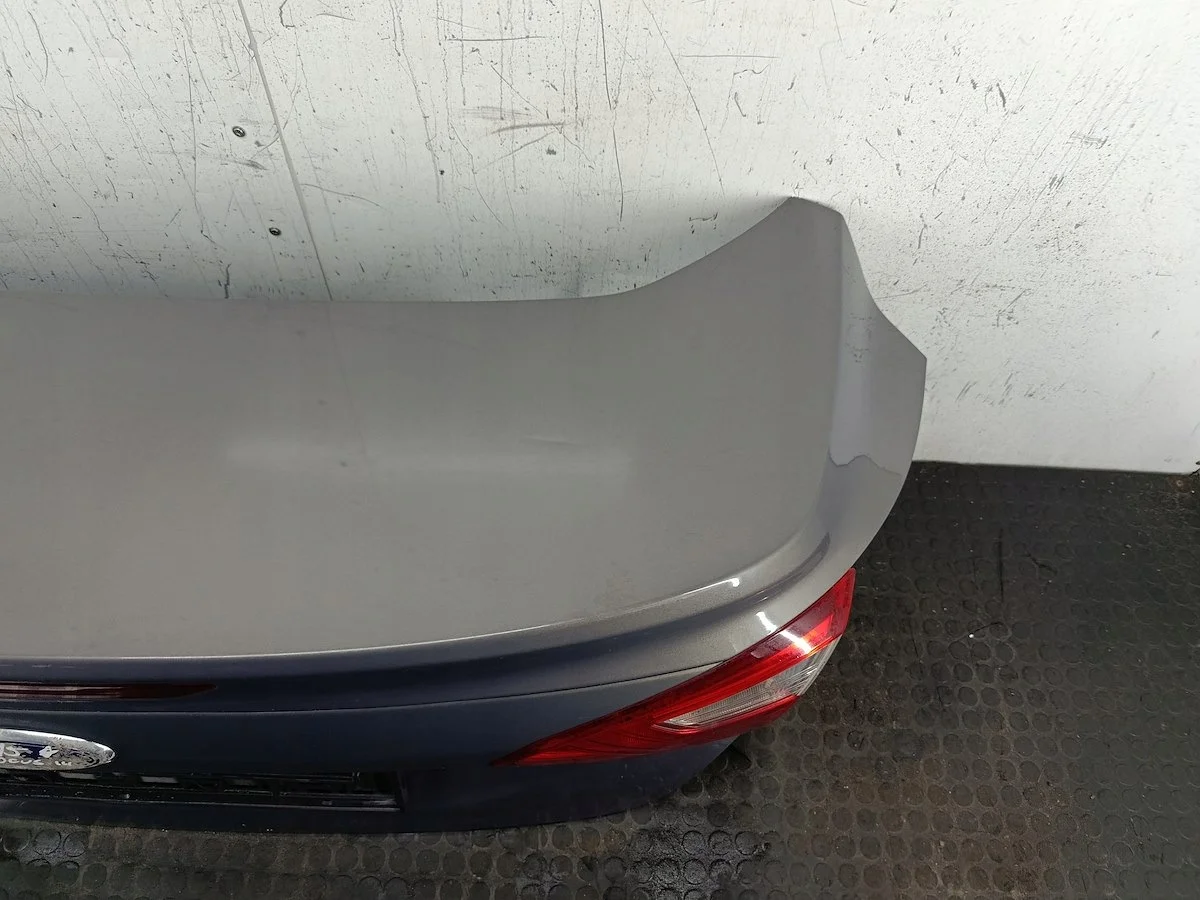 Tavaratilan luukku Ford Focus III VB Sedan image 5