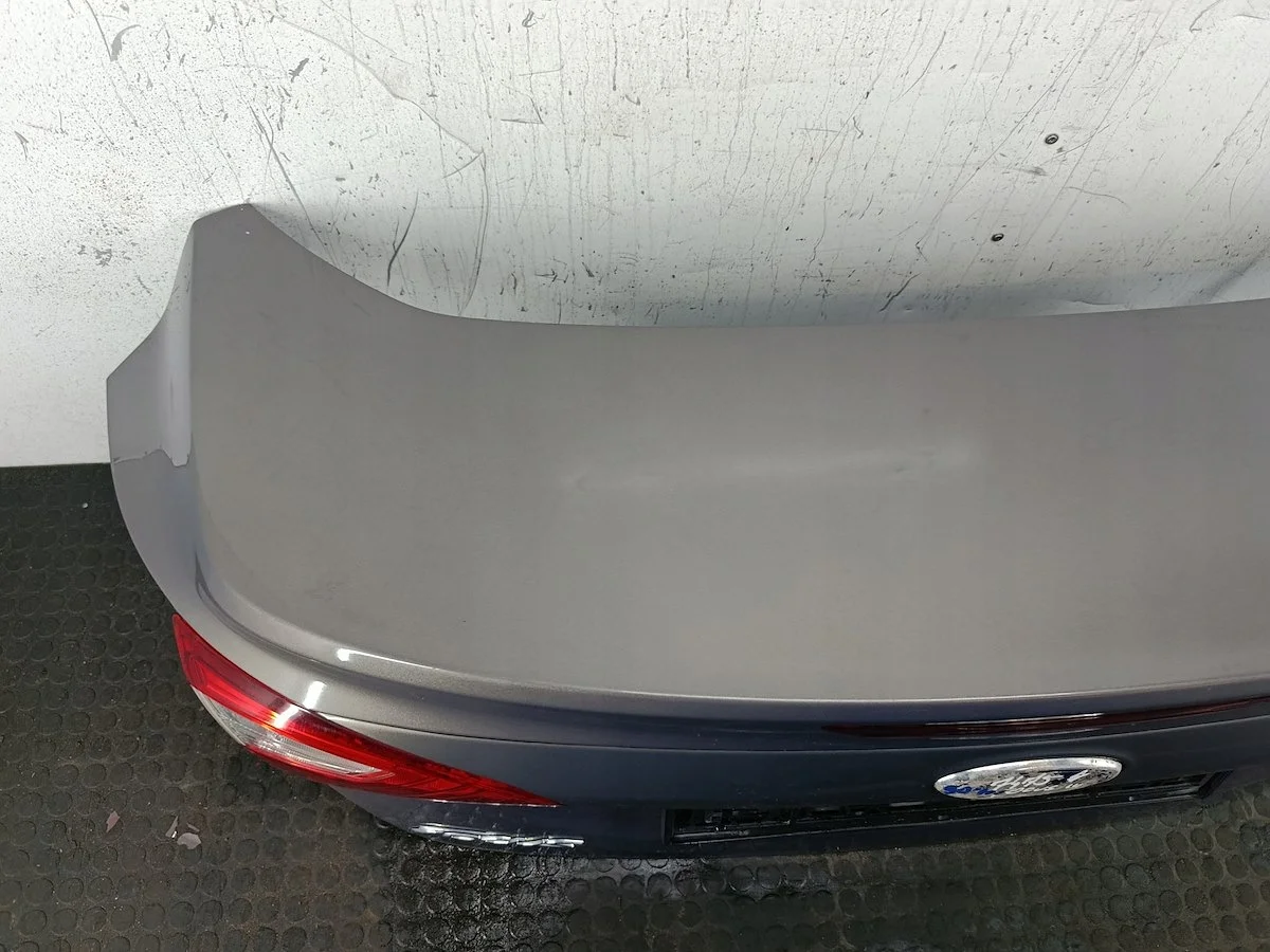 Tavaratilan luukku Ford Focus III VB Sedan image 6