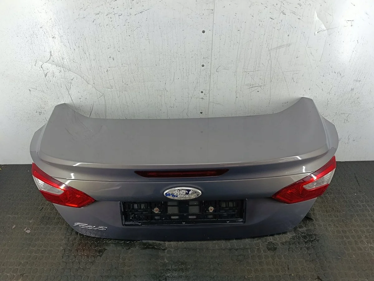 Tavaratilan luukku Ford Focus III VB Sedan image 7