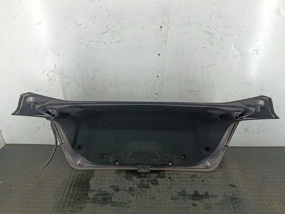 Tavaratilan luukku Ford Focus III VB Sedan image 8
