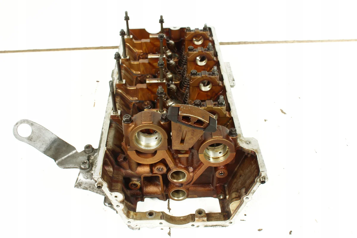 BMW E65 E66 745i V8 Sylinterikansi Vasen image 4