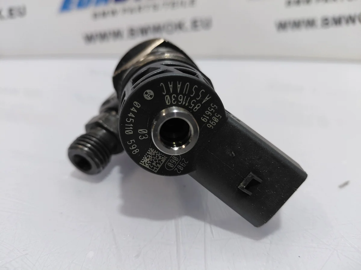 BMW F20 LCI Einspritzdüse B37 8511630 image 4