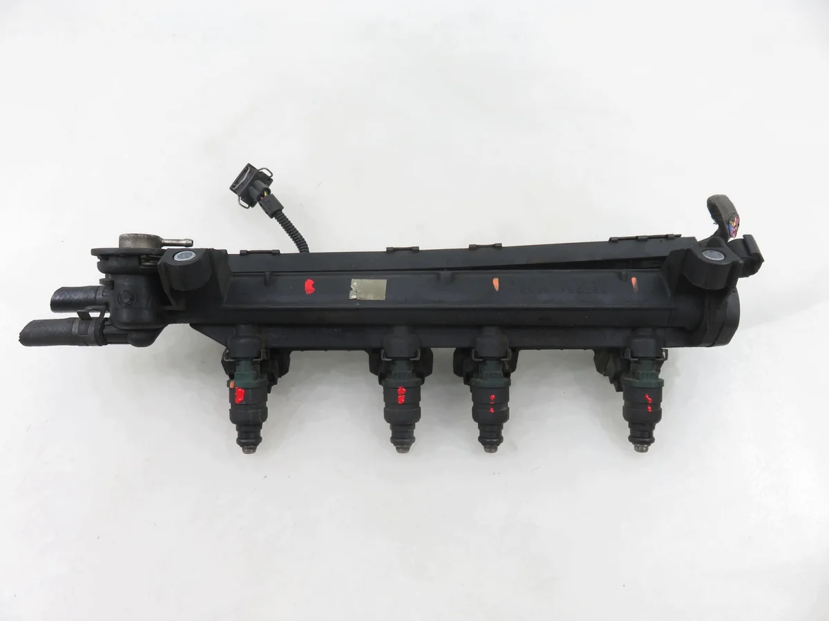 Audi A3 8L 1.6 Rail Injetor M1153439-037906031AA