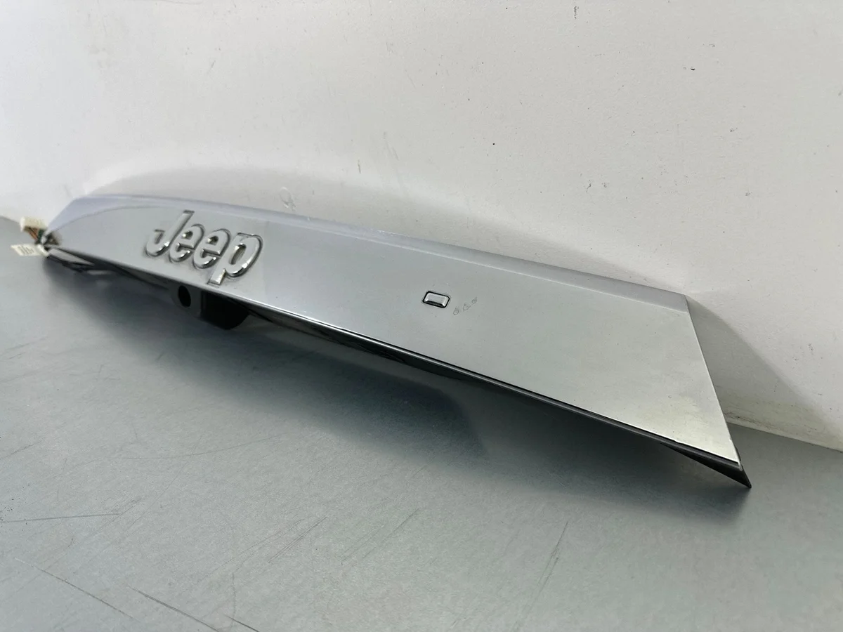 JNT0004PT05 Luz Placa Jeep Grand Cherokee 2013 Usado image 3