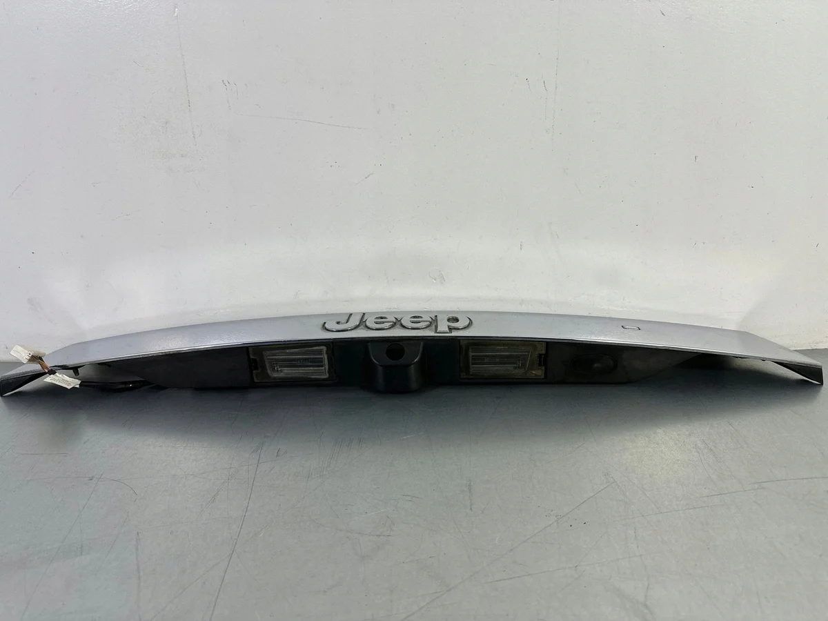 JNT0004PT05 Luz Placa Jeep Grand Cherokee 2013 Usado image 4