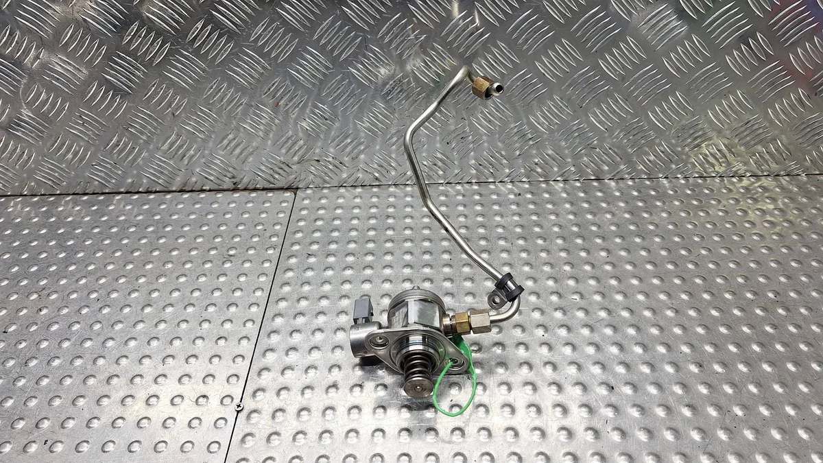 Pompe à carburant 06H127025E VW