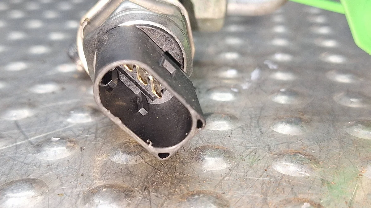 Einspritzleiste Sensor S26367174 Gebraucht image 6