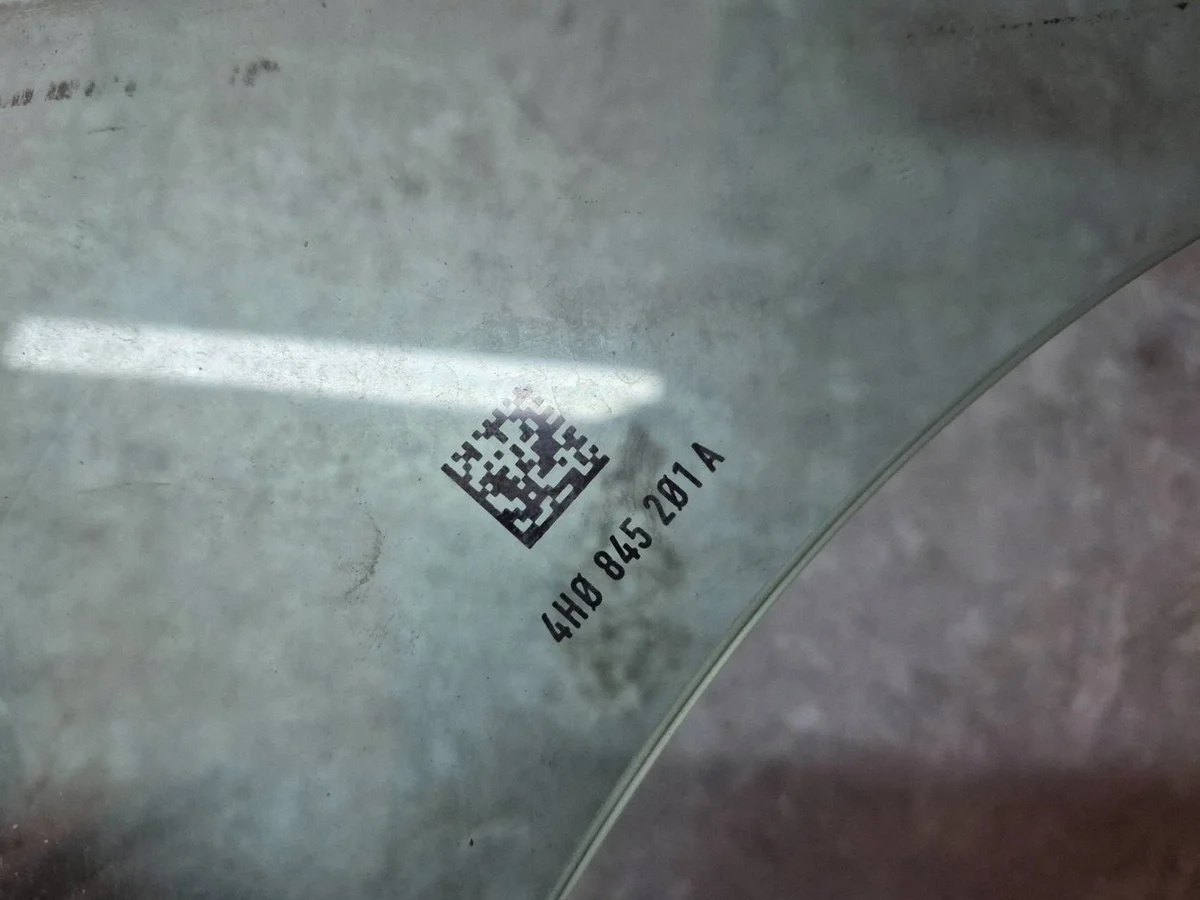 Vänster framdörrsglas Audi A8 S8 D4 4H0845201A image 3