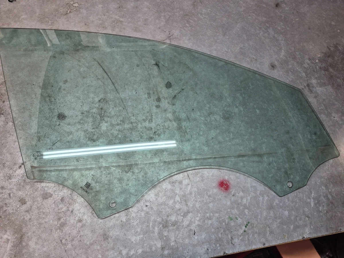 Audi A8 D4 4H Front Türscheibe Rechts