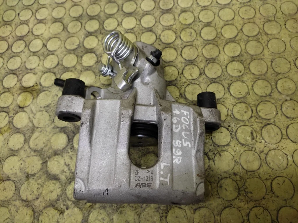 Remklauw Ford Focus MK2 1.6 D Links Achter