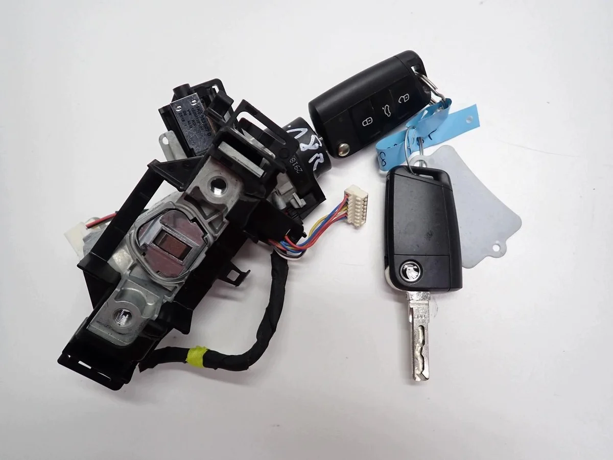 Cerradura con llaves Skoda Octavia III 5E