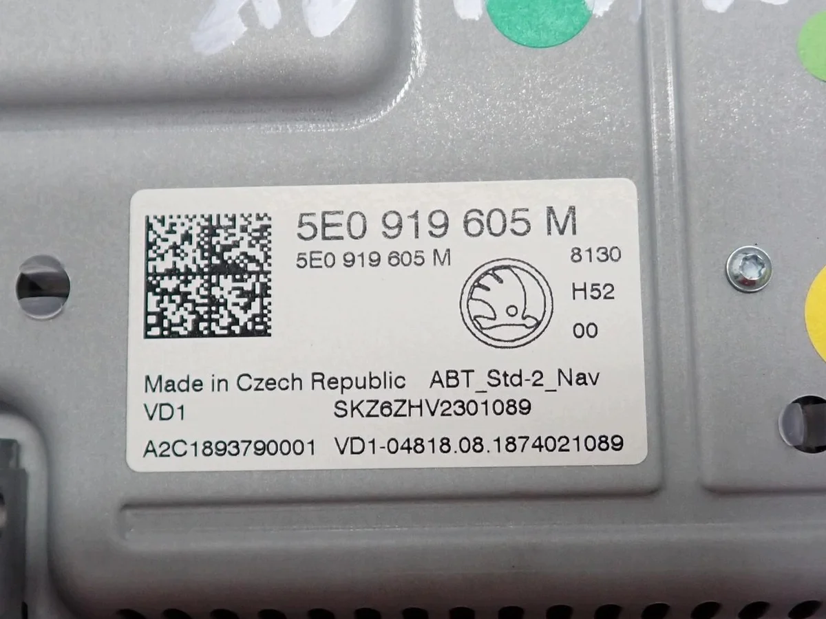 Skoda Octavia III Navigation Display Unit image 5
