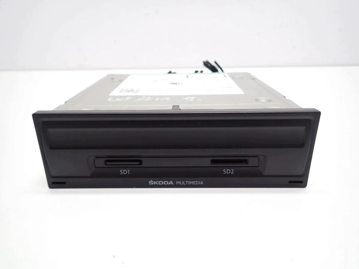 Skoda Octavia III Navigation Display Unit image 6