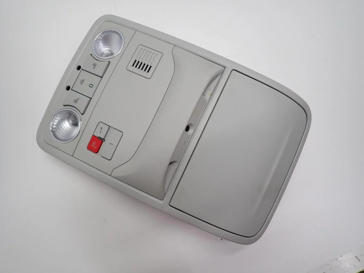 Lampe intérieure Skoda Octavia III 5E0868837A