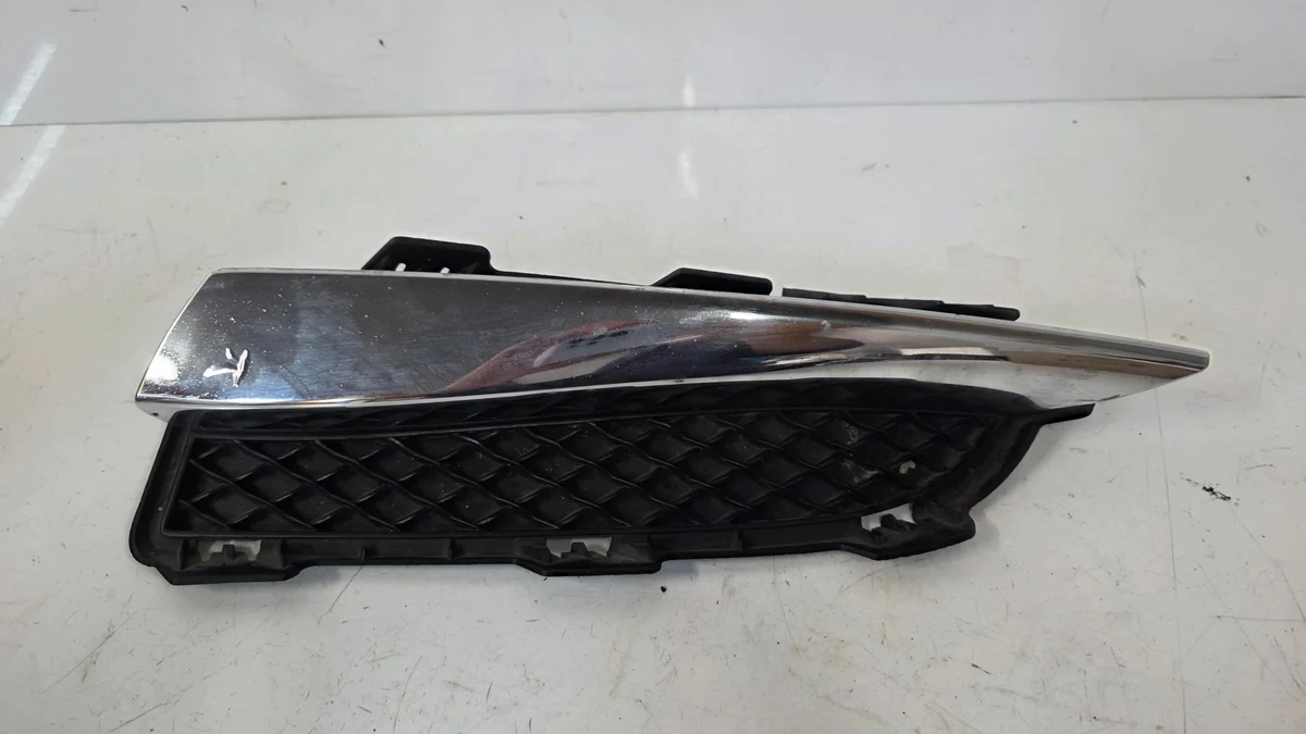 Grill vänster Jaguar XF X250 (CX23-15K233-A)