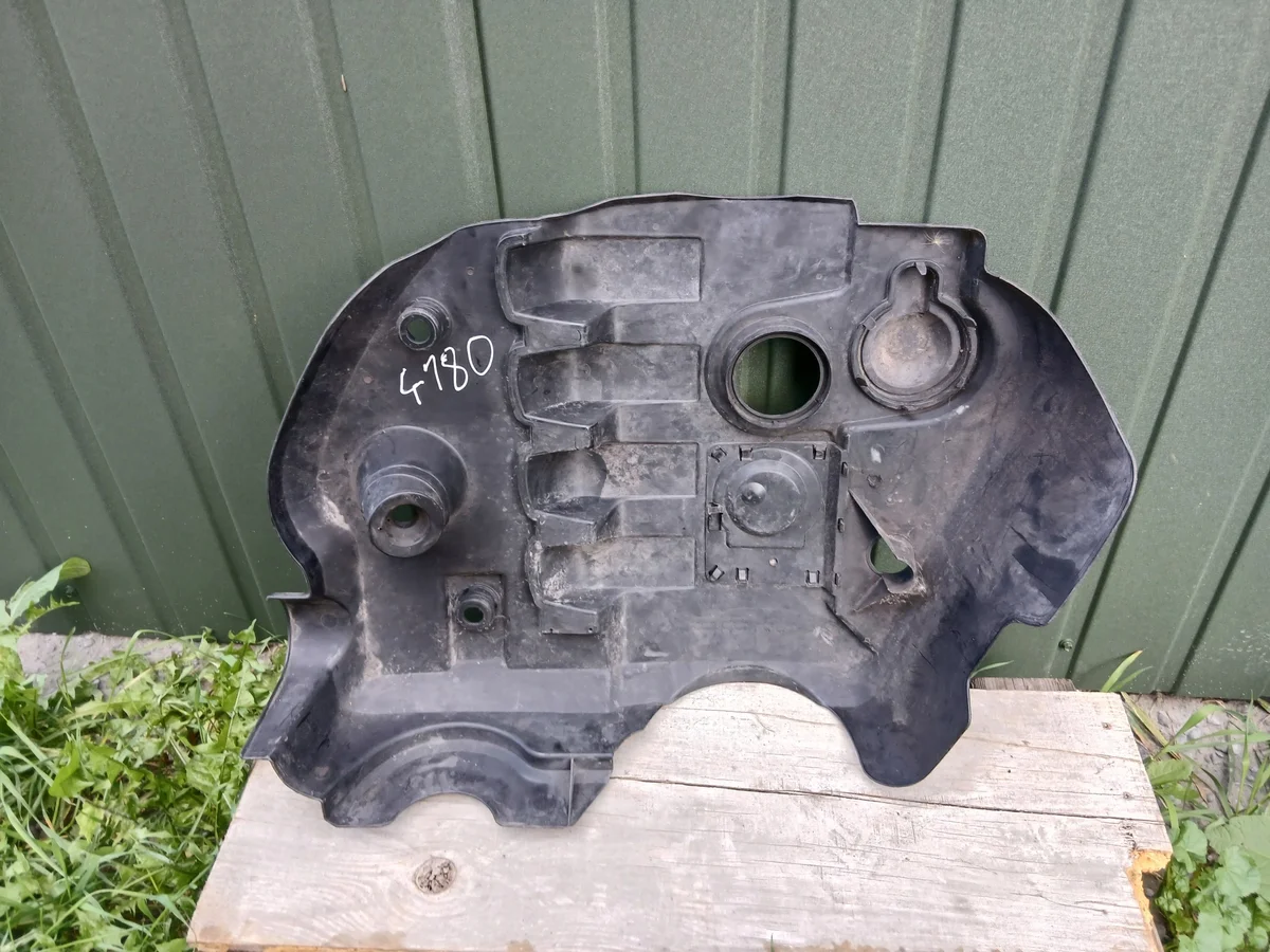 Moottorin suojalevy VW Passat B5.5 038103925DG image 3