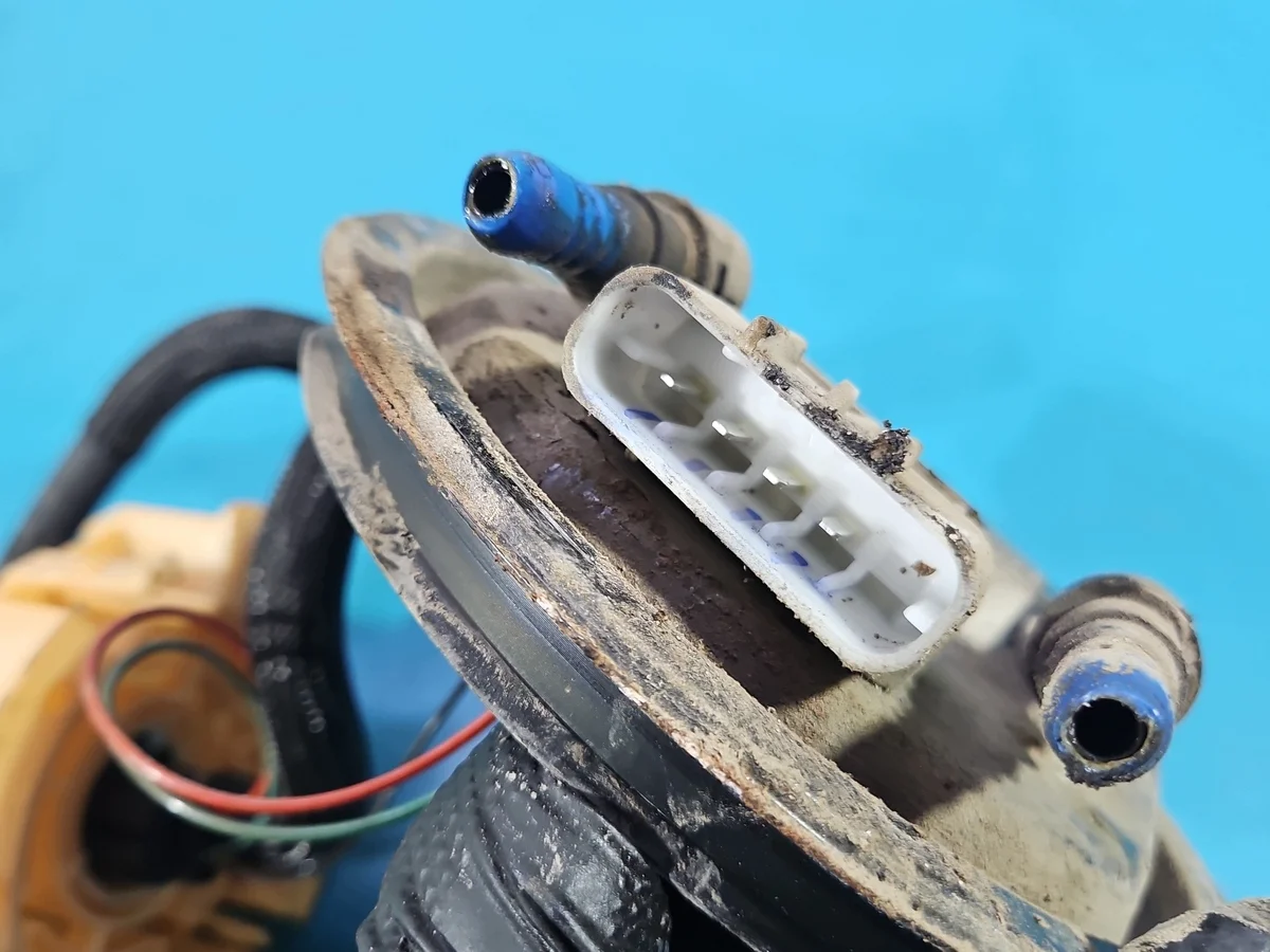 Bomba de Combustível Opel Zafira A 1.8 16V Usada image 9