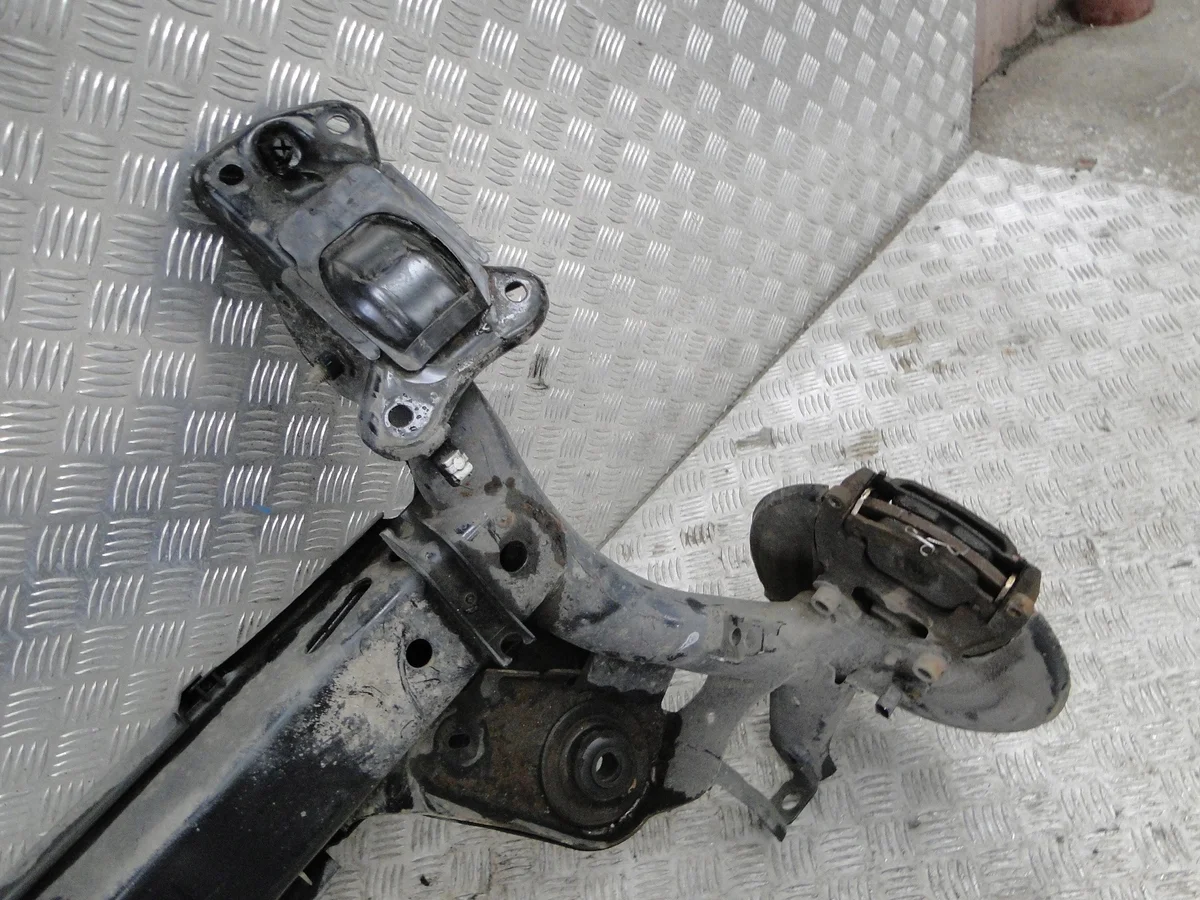 Viga Eje Suspensión Trasera Skoda Octavia IV image 6