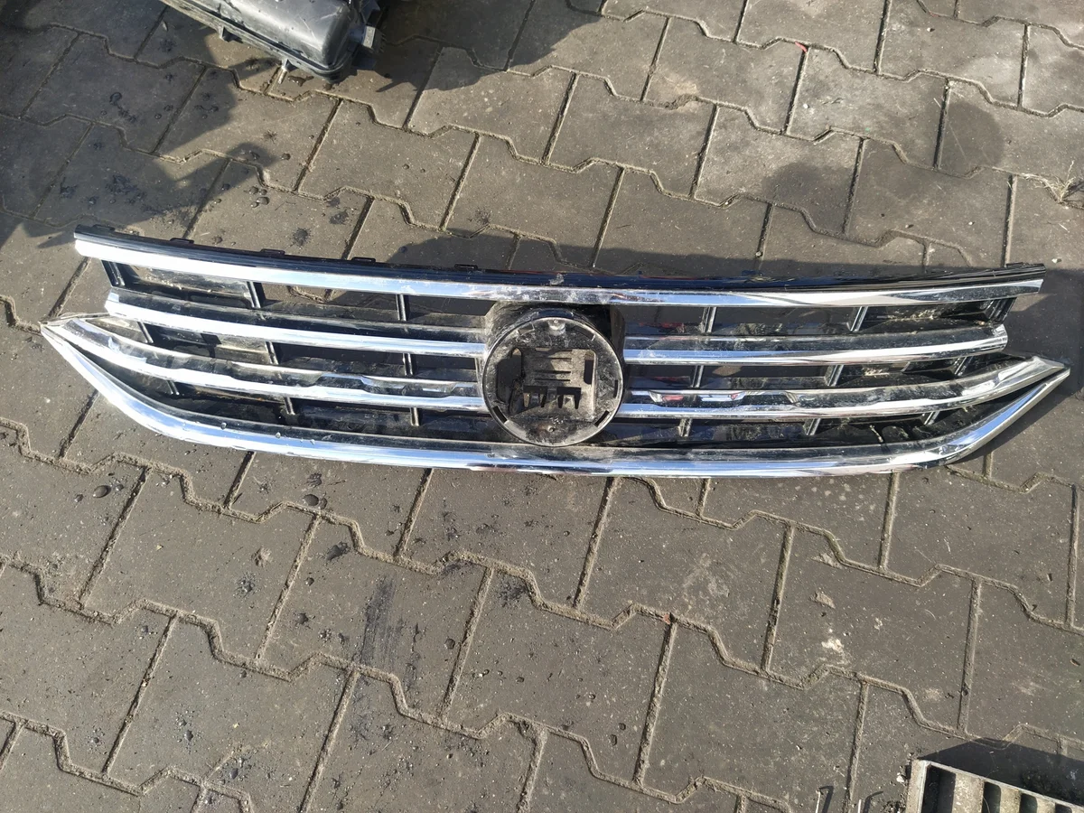 Griglia anteriore VW Tiguan II 5NA usata