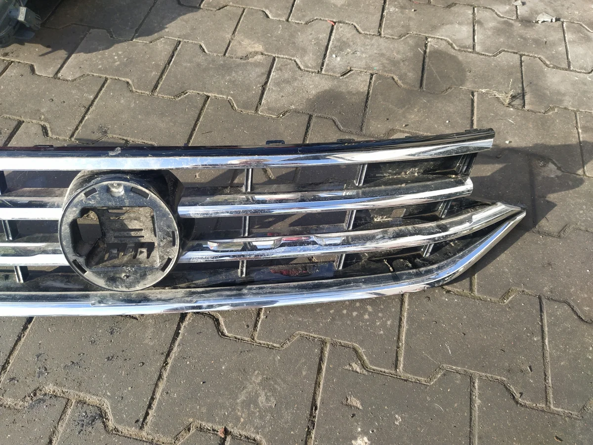 Kühlergrill VW Tiguan II 5NA 5NA853653N gebraucht image 3