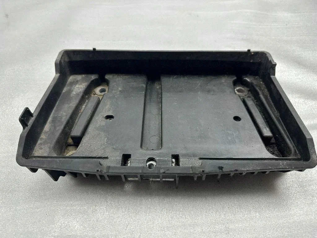 Base Batteria Mercedes C W205 A2056200118 image 4