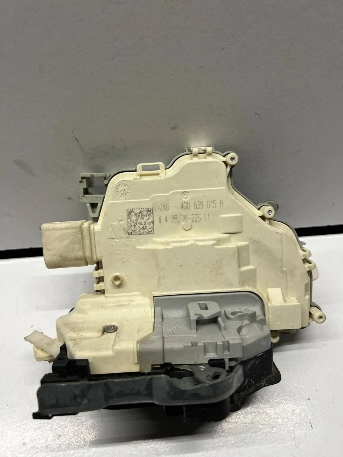 Fechadura Porta Traseira Audi Q5 SQ5 FY Esquerda