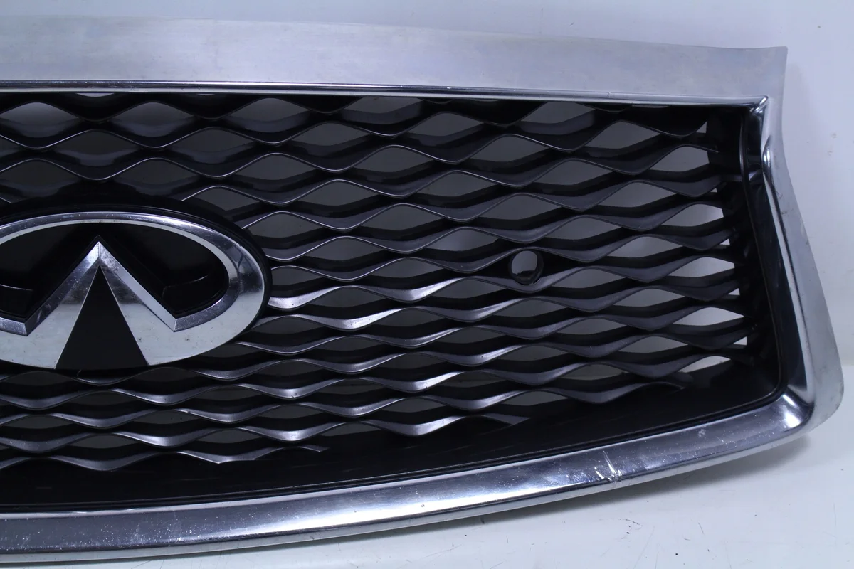 Infiniti Q50 V37 etusäleikkö 2013-2017 image 3