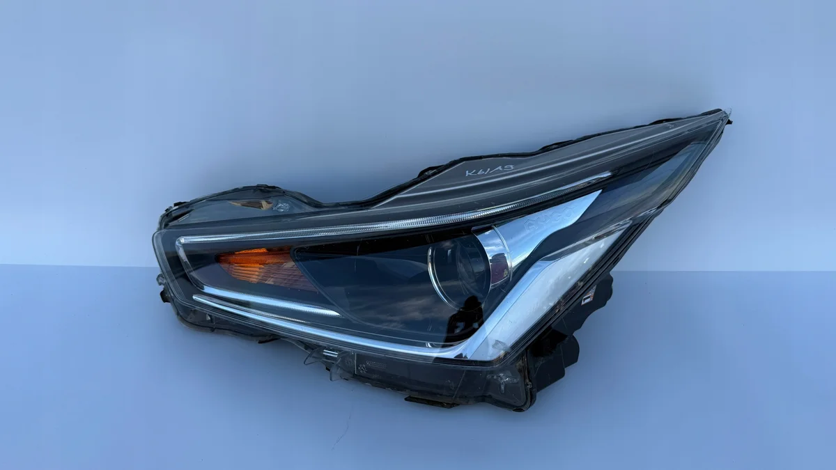 Toyota Aygo II Lampada Anteriore Sinistra Usata