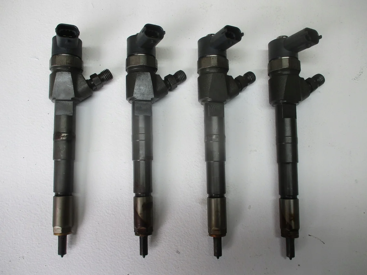 Bosch 0 445 110 524 Injector Nozzle