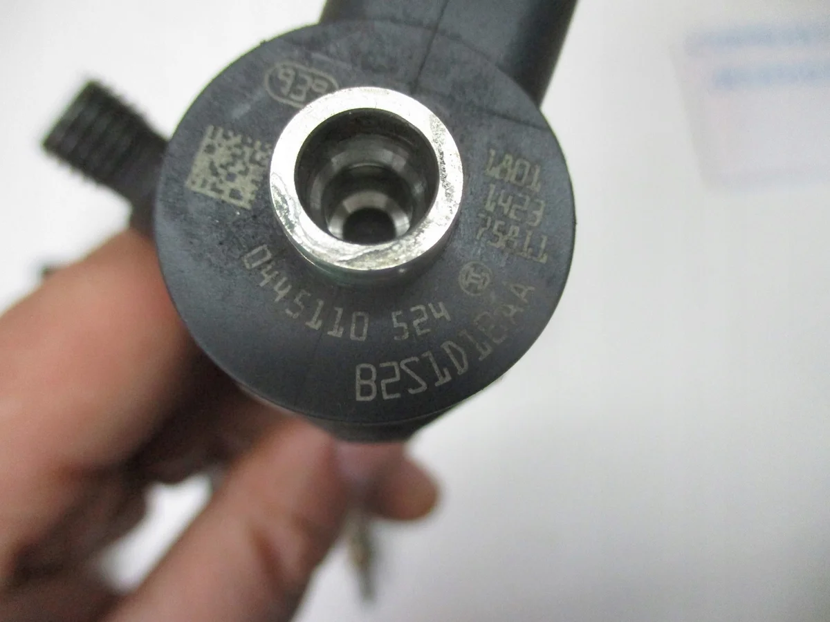 Bosch 0 445 110 524 Injector Nozzle image 3