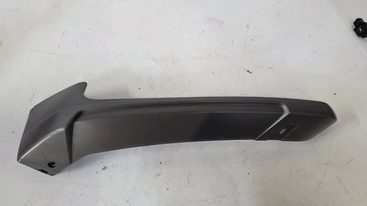 Audi A1 LIFT 8XA071609B Spoiler Avant Droit