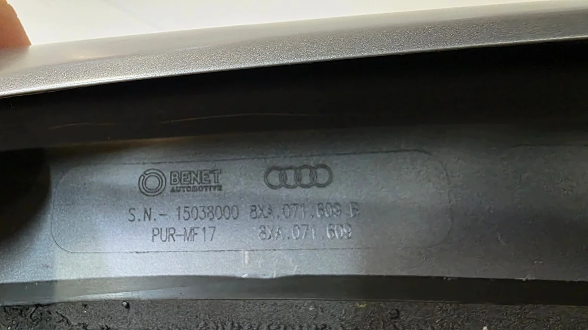 Audi A1 LIFT 8XA071609B Spoiler Avant Droit image 4