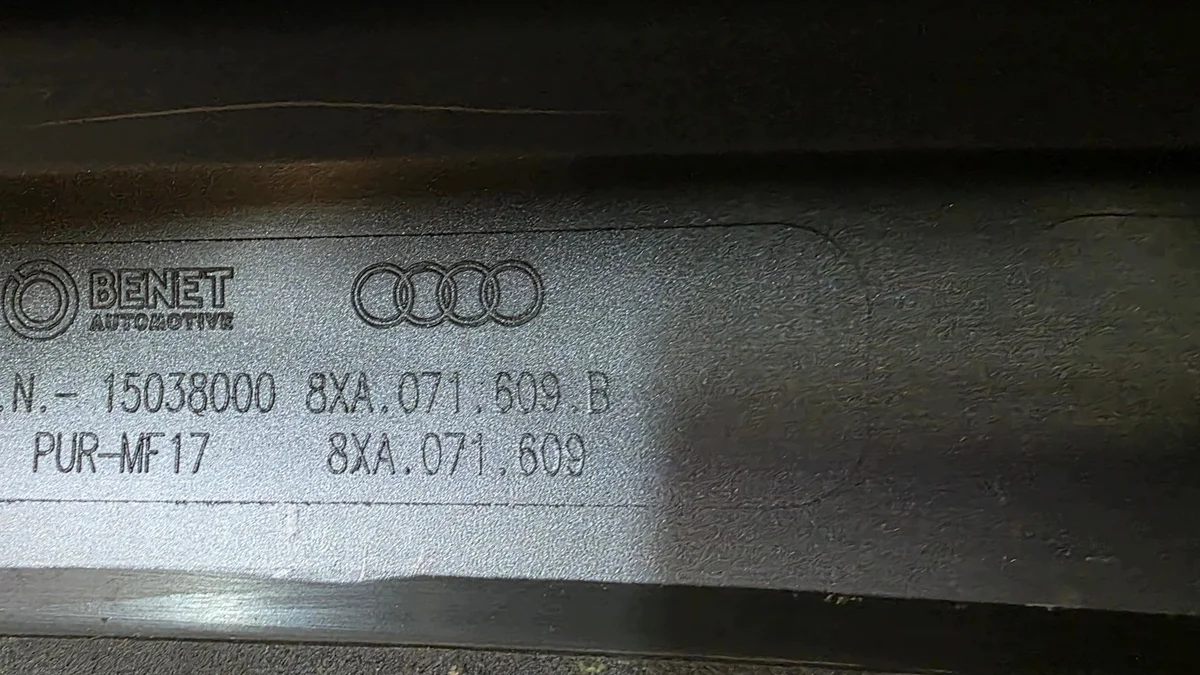 Audi A1 LIFT 8XA071609B Spoiler Avant Droit image 5