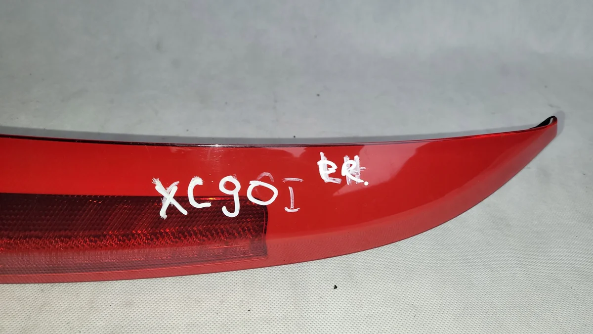 Volvo XC90 Left Rear Upper Tail Light MMAUTKO18858 image 3