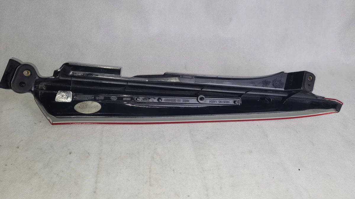 Volvo XC90 Left Rear Upper Tail Light MMAUTKO18858 image 8