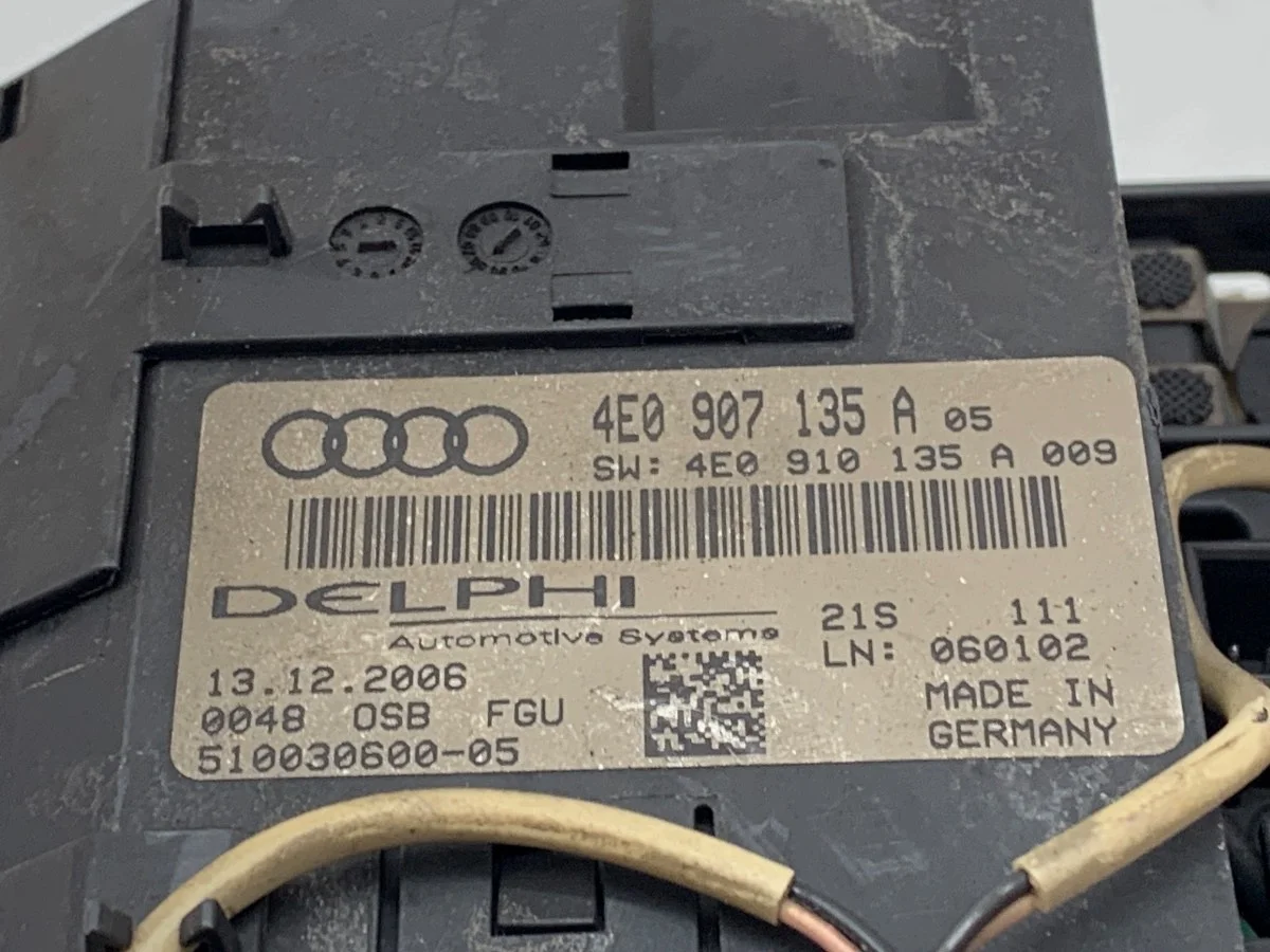 Audi A8 D3 taklampa 4E0907135A image 4