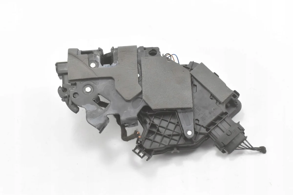 Verrou hayon L8B2-404D88-AA Land Rover Defender image 3