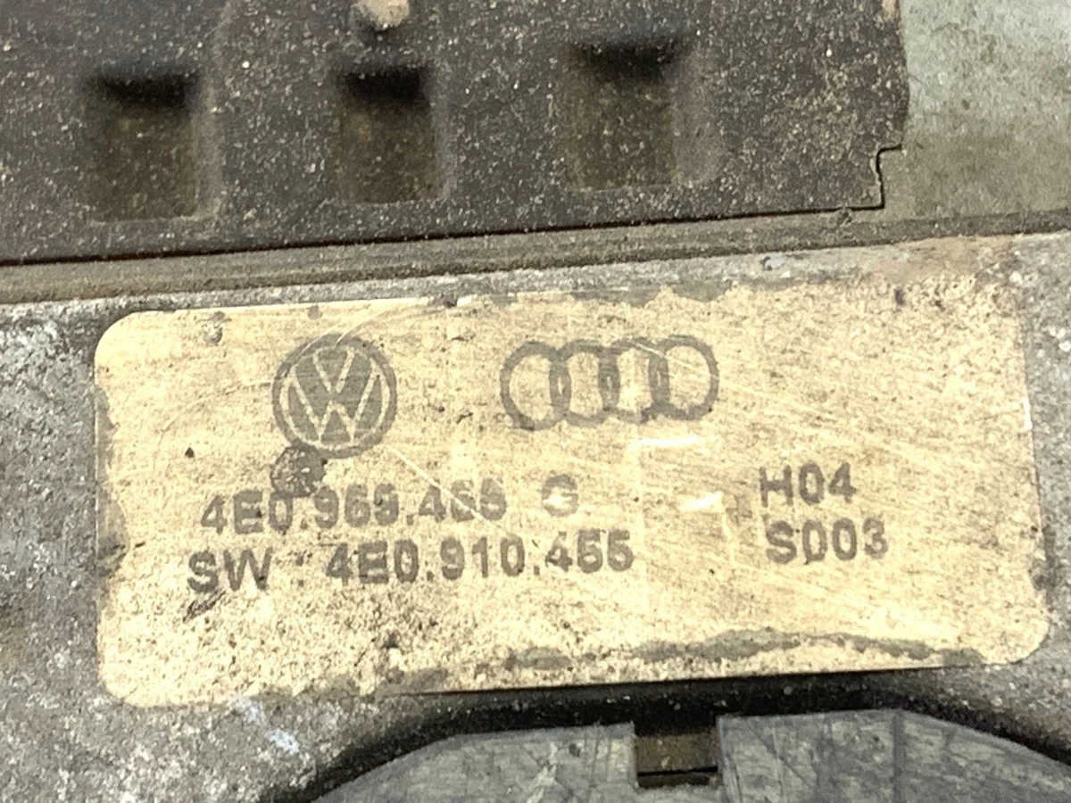 Jäähdyttimen puhallin Audi A8 D3 5.2 4E0959455G image 4