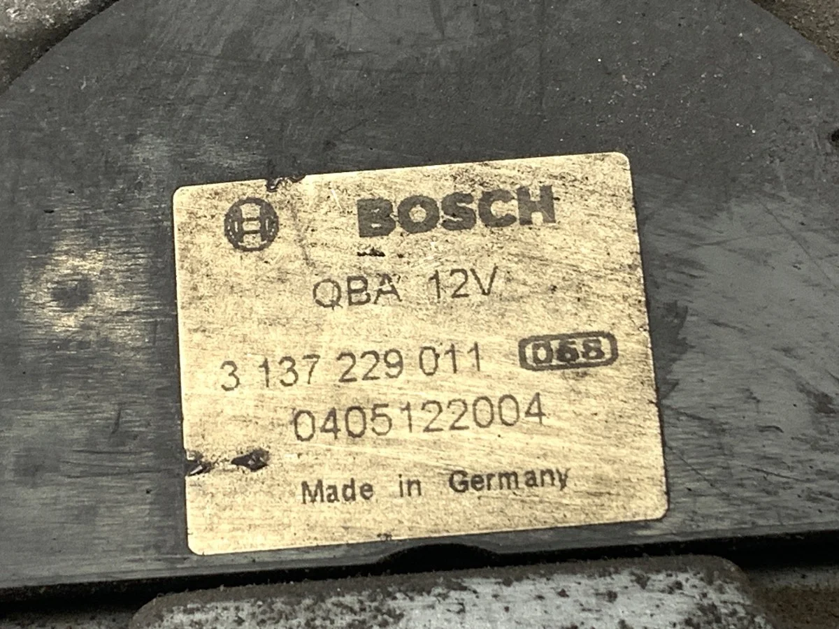 Jäähdyttimen puhallin Audi A8 D3 5.2 4E0959455G image 5