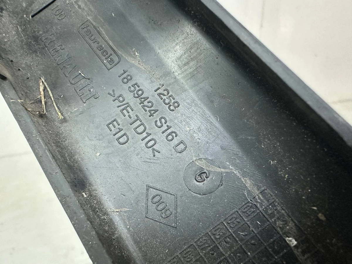 Zierleiste Stoßfänger vorne Renault Clio 3 image 4