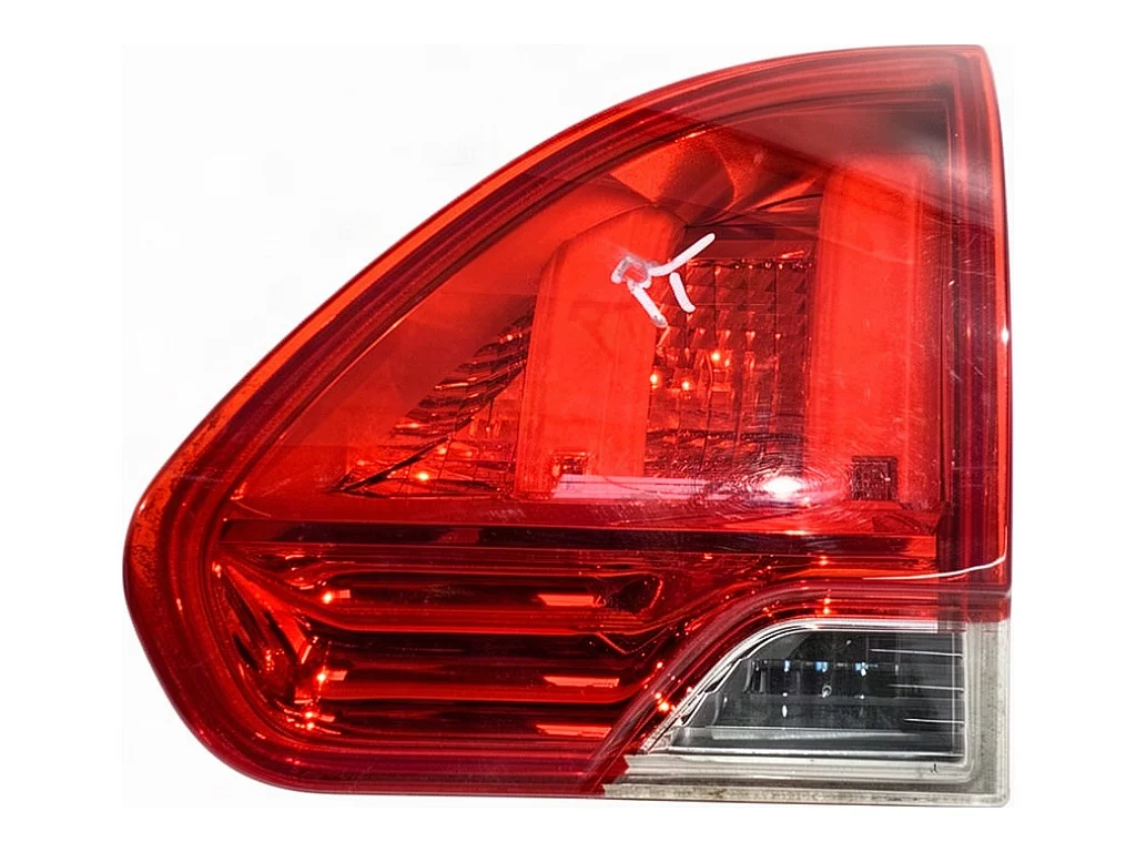Peugeot 2008 I takavalo, oikea sisäpuoli