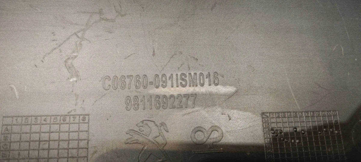 Abdeckung für Peugeot 3008 5008 II Radar ACC image 3