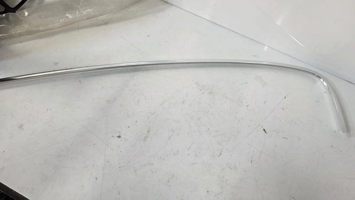 Lijst deur chroom achter links VW Passat B6