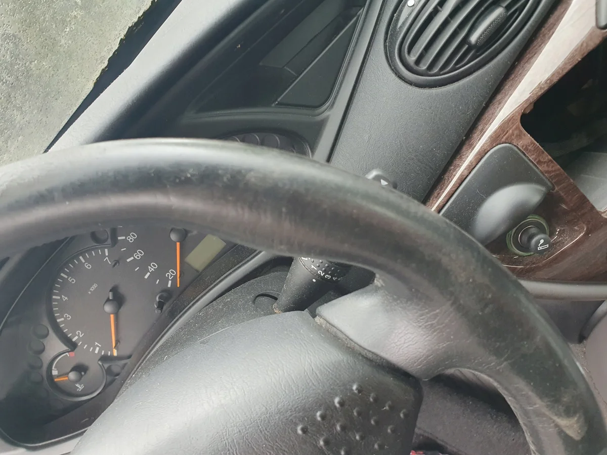 Ford Focus MK1 nahkainen ohjauspyörä image 5
